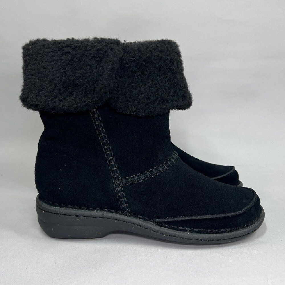 Clarks Women's Size 6‎ Black Suede Leather Pull On Ankle Boots